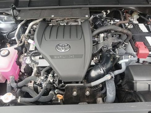 Used 2023 Toyota Highlander LE FWD image 50