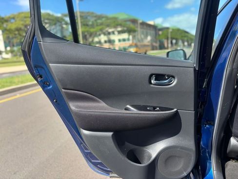 Used 2022 Nissan Leaf SV image 12