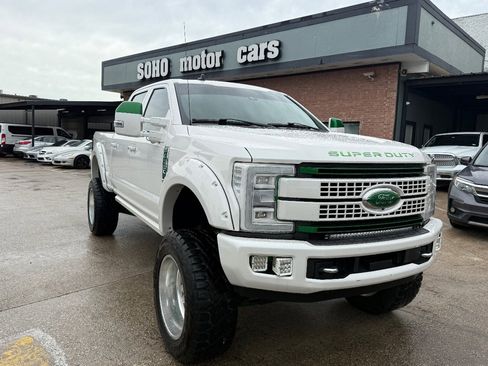 Used 2019 Ford F350 Platinum w/ Platinum Ultimate Package image 2