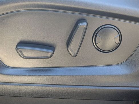 Used 2025 Ford Explorer ST-Line image 17