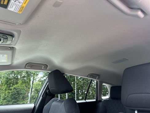 Certified 2022 Toyota Corolla Cross LE AWD/4WD image 28