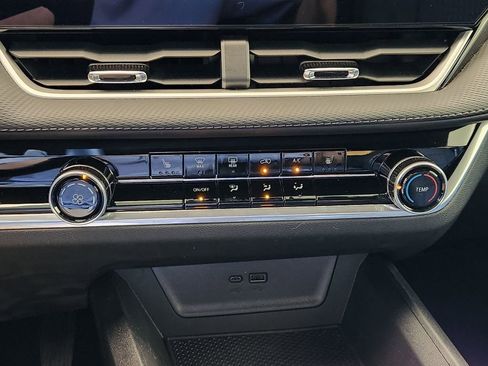 Used 2026 Chevrolet Equinox LT image 18