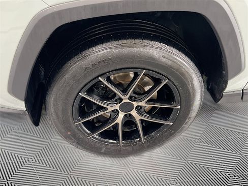 Used 2019 Toyota RAV4 XLE image 30