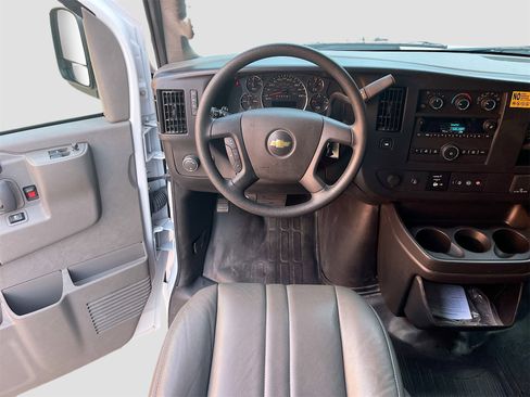Used 2025 Chevrolet Express 2500 w/ Driver Convenience Package image 20