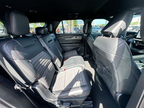Used 2025 Ford Explorer ST-Line w/ Premium Package image 29