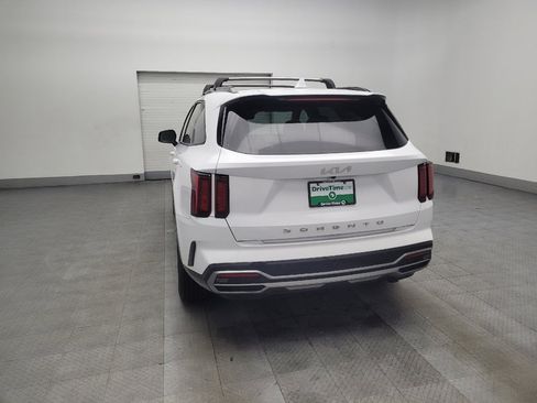 Used 2022 Kia Sorento EX w/ Panoramic Sunroof Package image 6