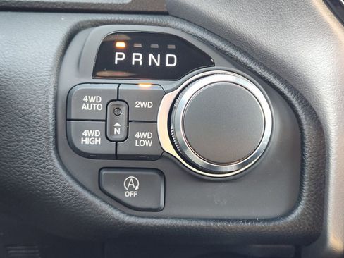 New 2026 RAM 1500 4x4 Crew Cab image 17