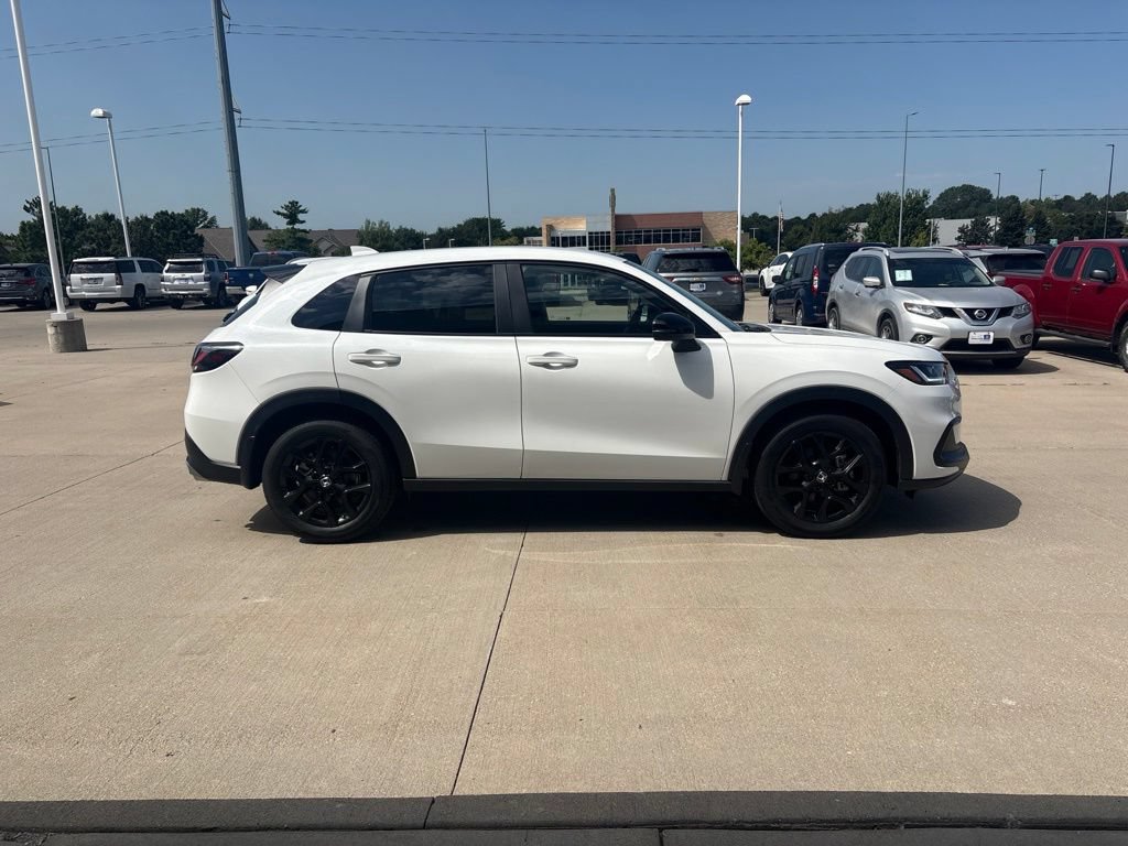 Certified 2025 Honda HR-V Sport image 4