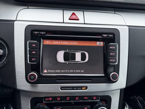 Used 2010 Volkswagen CC Luxury image 29