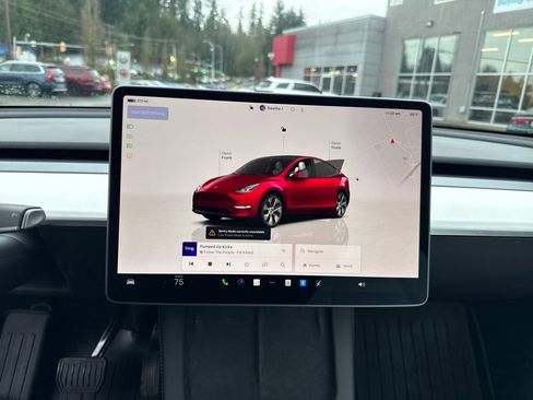Used 2024 Tesla Model Y Long Range image 20