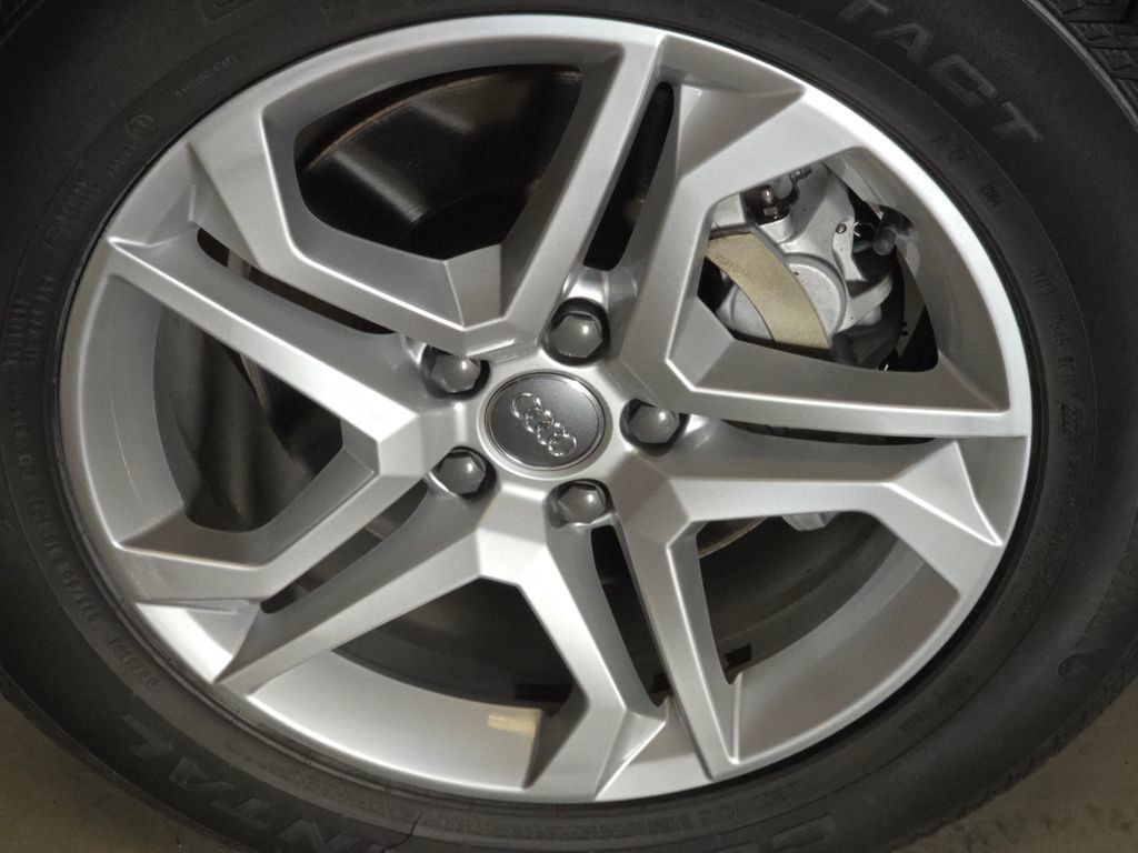 Used 2019 Audi Q5 2.0T Premium AWD/4WD image 16