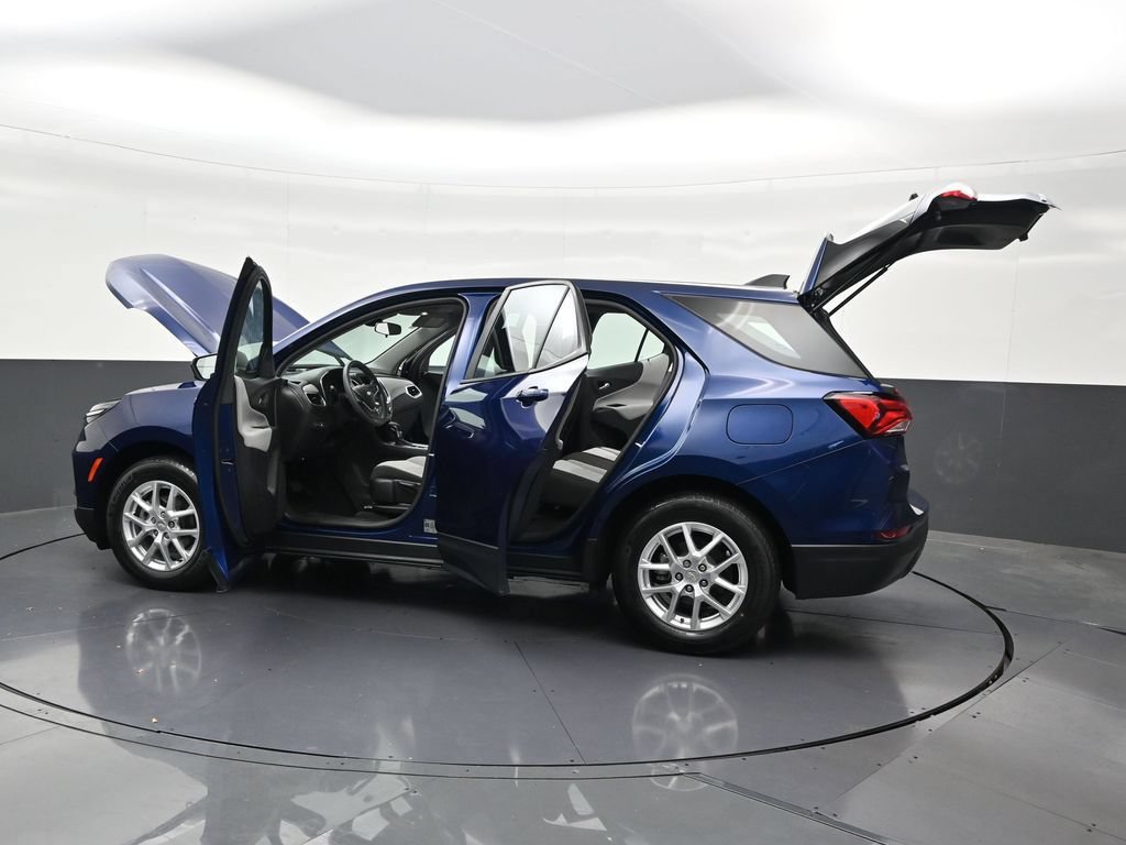 Used 2023 Chevrolet Equinox LS FWD image 29