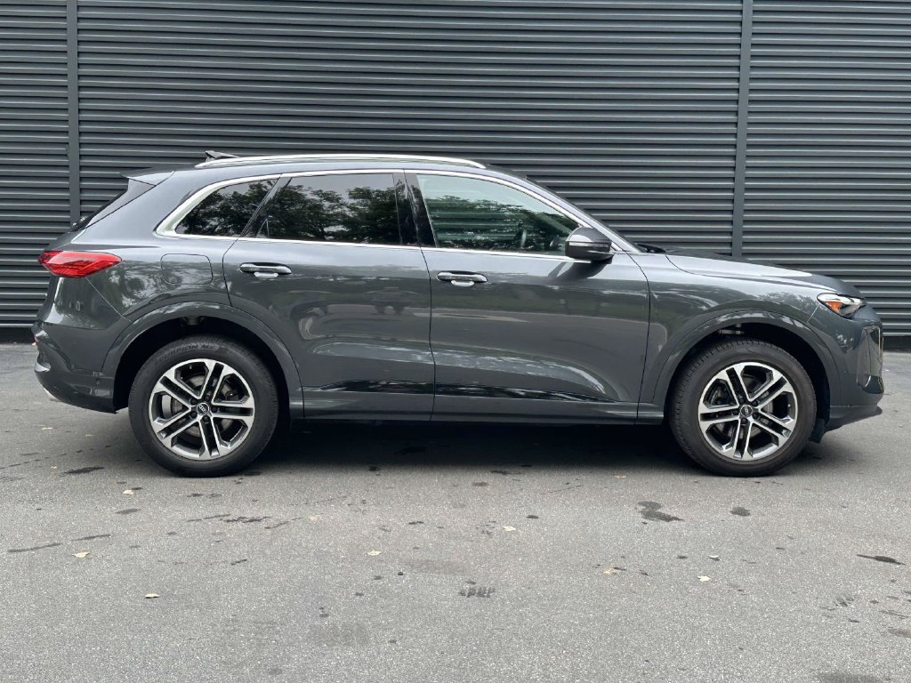Used 2025 Audi Q5 Premium w/ Convenience Package AWD/4WD image 6