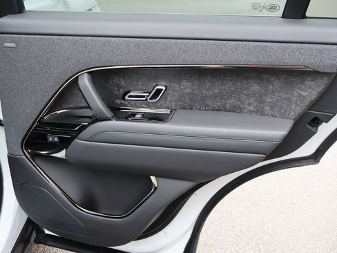 Used 2025 Land Rover Range Rover Sport Dynamic SE image 19