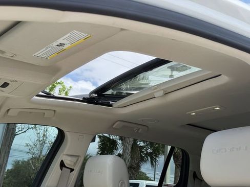 Used 2023 GMC Acadia Denali w/ Denali Ultimate Package FWD image 16