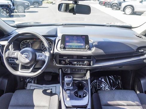 Used 2024 Nissan Rogue SV image 11