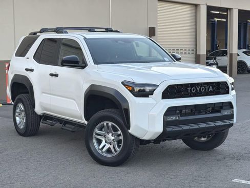 Used 2025 Toyota 4Runner SR5 image 1