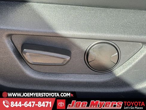 Used 2025 Ford Mustang Premium image 27