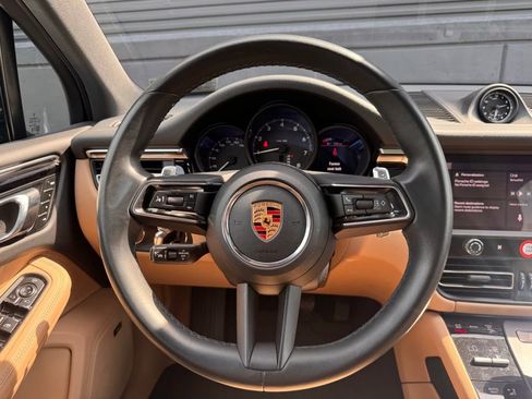 Certified 2024 Porsche Macan image 25