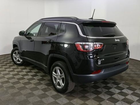 Used 2023 Jeep Compass Latitude w/ Convenience Group AWD/4WD image 8