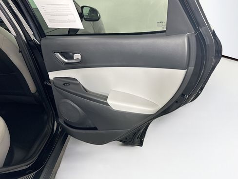 Used 2023 Hyundai Kona SE FWD image 28