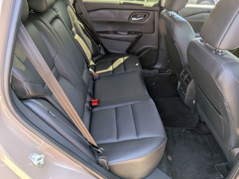 Certified 2025 Nissan Rogue SL w/ Tech Package AWD/4WD image 31