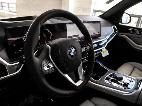 Used 2026 BMW X5 xDrive40i AWD/4WD image 16