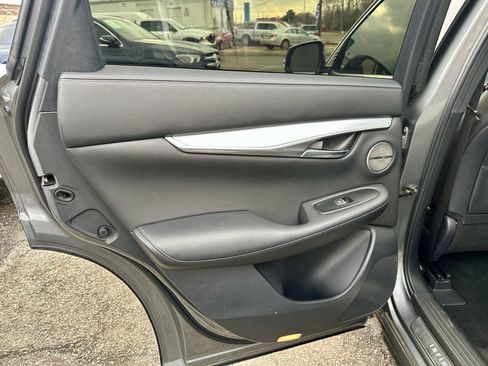 Used 2019 INFINITI QX50 Essential w/ Proactive Package AWD/4WD image 13