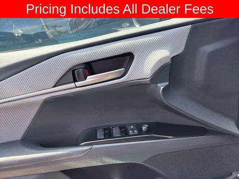 Used 2026 Toyota Camry SE FWD image 9