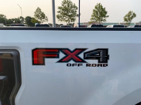 Used 2021 Ford F250 XLT w/ XLT Premium Package AWD/4WD image 18