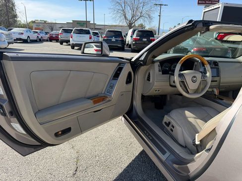 Used 2005 Cadillac XLR Convertible 2D image 23