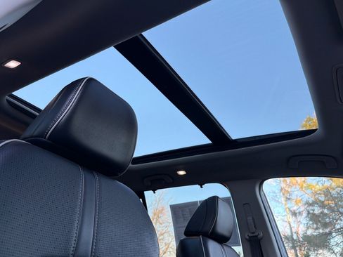 Used 2023 Honda Pilot Elite image 23