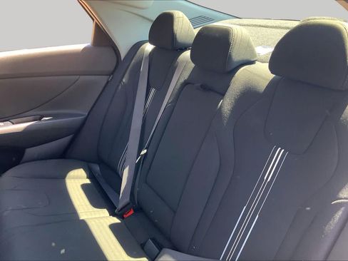 Used 2025 Hyundai Elantra SEL FWD image 20