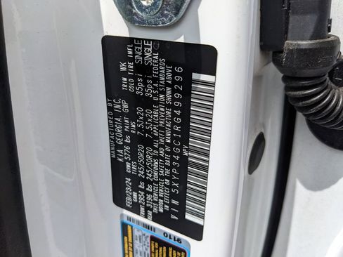 Certified 2024 Kia Telluride EX w/ EX Captain's Chair Package image 39