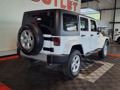 Used 2013 Jeep Wrangler Unlimited Sahara w/ Connectivity Group AWD/4WD image 8