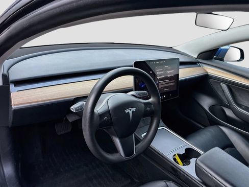 Used 2023 Tesla Model 3 Standard Range RWD image 9