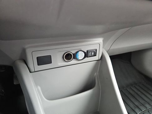 Used 2015 Toyota Prius V Five image 42