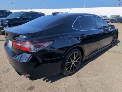Used 2022 Toyota Camry SE w/ Carpet Mat Package (TMS) FWD image 8