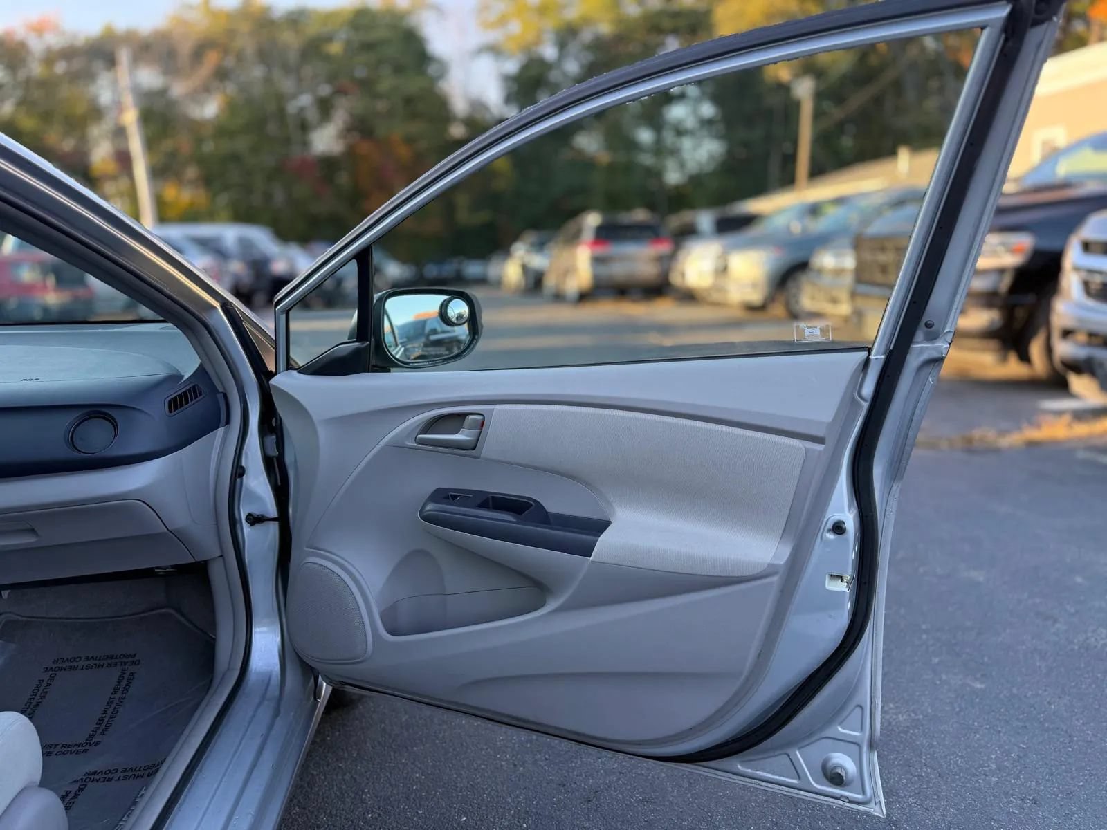 Used 2010 Honda Insight EX image 25