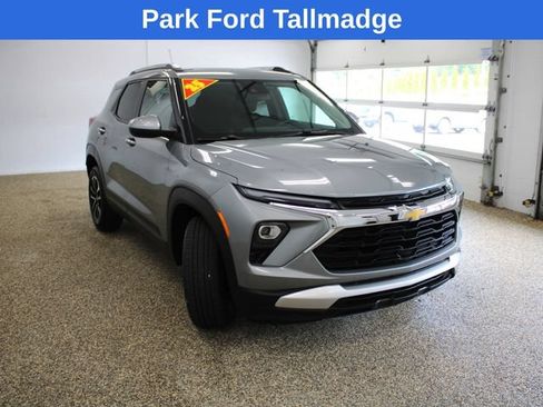 Used 2025 Chevrolet TrailBlazer LT w/ LT Cold Weather Package AWD/4WD image 8
