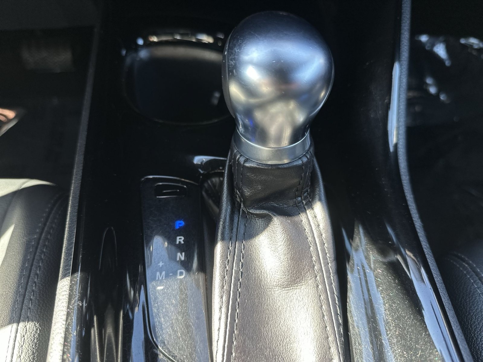 Used 2019 Toyota C-HR Limited FWD image 23