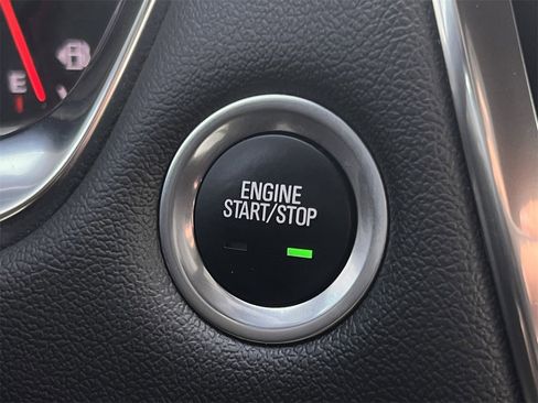 Used 2023 Chevrolet Traverse Premier image 20