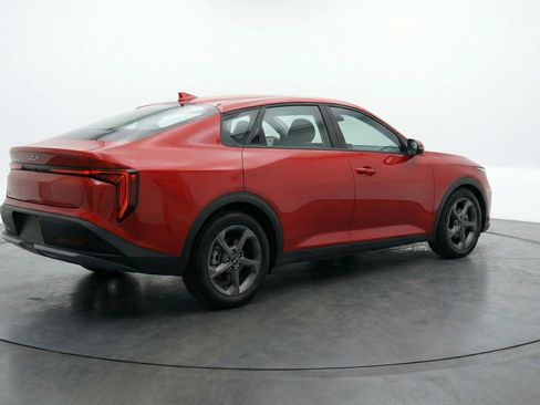 Used 2025 Kia K4 LXS image 9