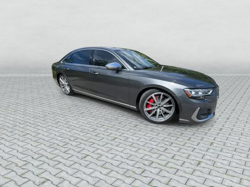 Used 2022 Audi S8 AWD/4WD image 2