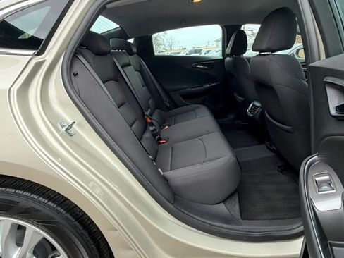 Used 2016 Chevrolet Malibu LT image 10