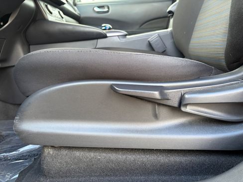 Used 2025 Nissan Leaf S FWD image 14