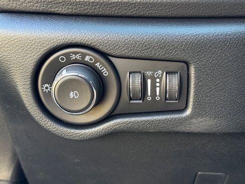 New 2026 Chrysler Pacifica Limited image 24