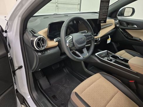 New 2026 Chevrolet Equinox ACTIV w/ Safety and Technology Package image 10