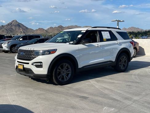 Used 2023 Ford Explorer XLT w/ Equipment Group 202A RWD image 6