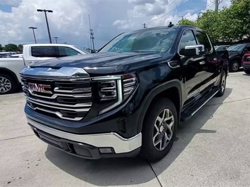 Used 2023 GMC Sierra 1500 SLT w/ SLT Premium Package image 5